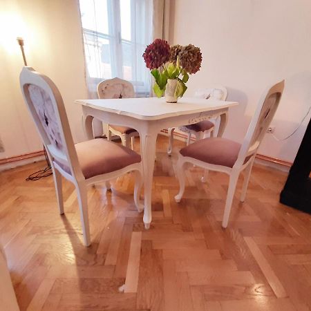 Central Loft Apartment Brasov Bagian luar foto