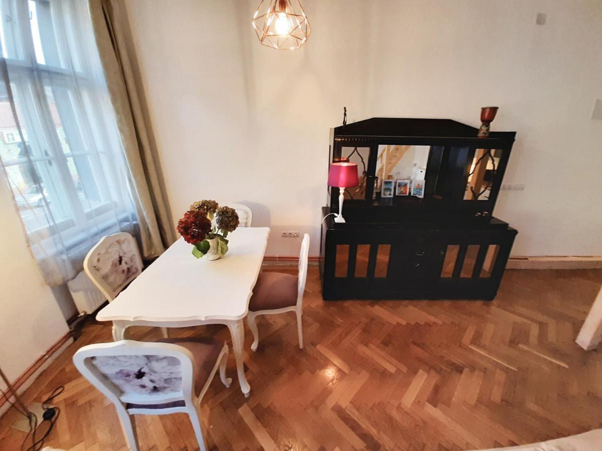 Central Loft Apartment Brasov Bagian luar foto