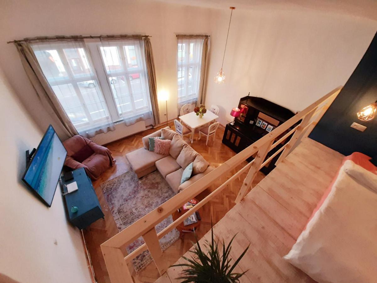 Central Loft Apartment Brasov Bagian luar foto