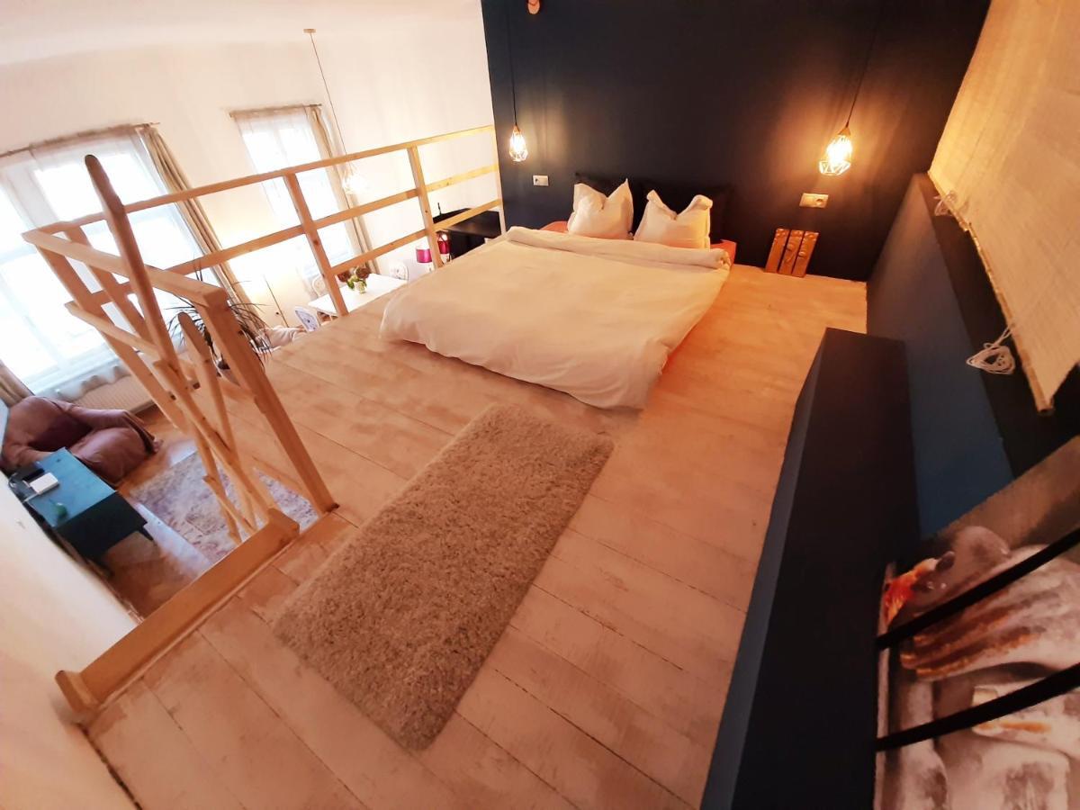 Central Loft Apartment Brasov Bagian luar foto